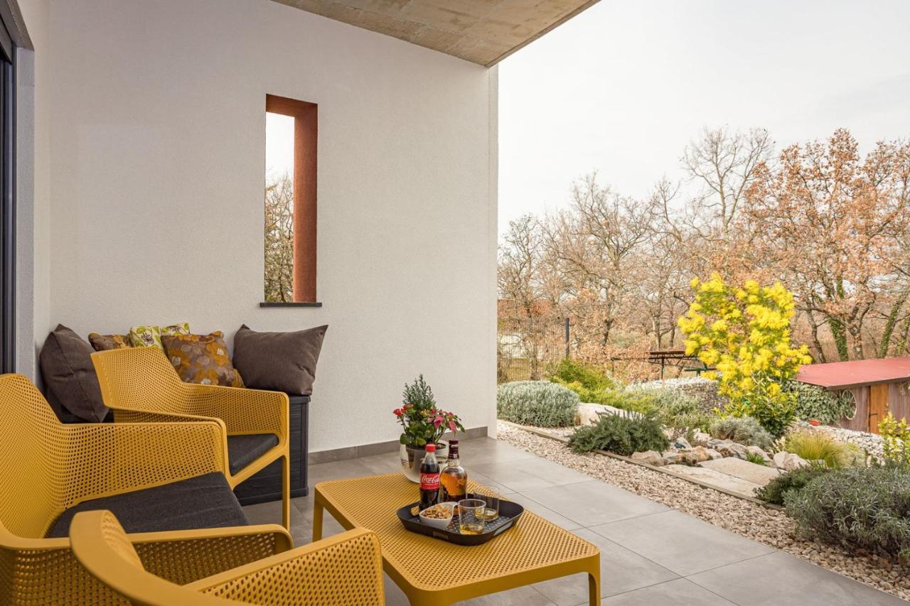 Apartments Bijou With Big Private Garden Near Umag Vilanija מראה חיצוני תמונה